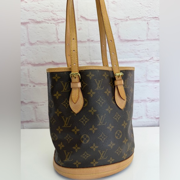 Louis Vuitton Handbags - Louis Vuitton Monogram Vintage Petit Bucket PM Tote